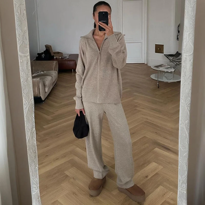 Long Sleeve Causal Coat Wide-legged Trousers Sweater Women's Two Piece Set Tornova Zipper Cardigan Sweater Suit Female Knitted
Long Sleeve Causal Coat Wide-legged Trousers Sweater Women's Two Piece Set Tornova Zipper Cardigan Sweater Suit Female Knitted