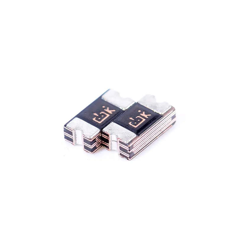 smd предохранитель самовосстановления SMD1206-200 6 В 8 В 10 В 12 В 2 А 2000 мА 1206PTC
smd предохранитель самовосстановления SMD1206-200 6 В 8 В 10 В 12 В 2 А 2000 мА 1206PTC