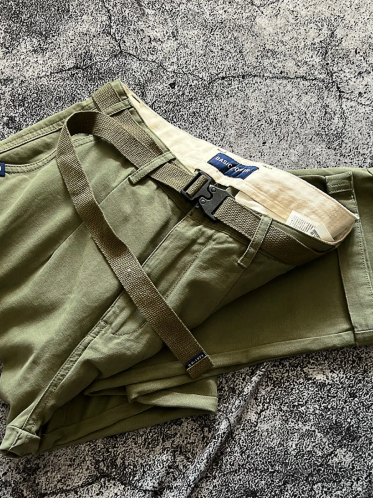 Американские свободные хлопковые рабочие брюки в винтажном стиле, прямые, мужские, весенне-осенние, с поясом, прочные, повседневные
Американские свободные хлопковые рабочие брюки в винтажном стиле, прямые, мужские, весенне-осенние, с поясом, прочные, повседневные