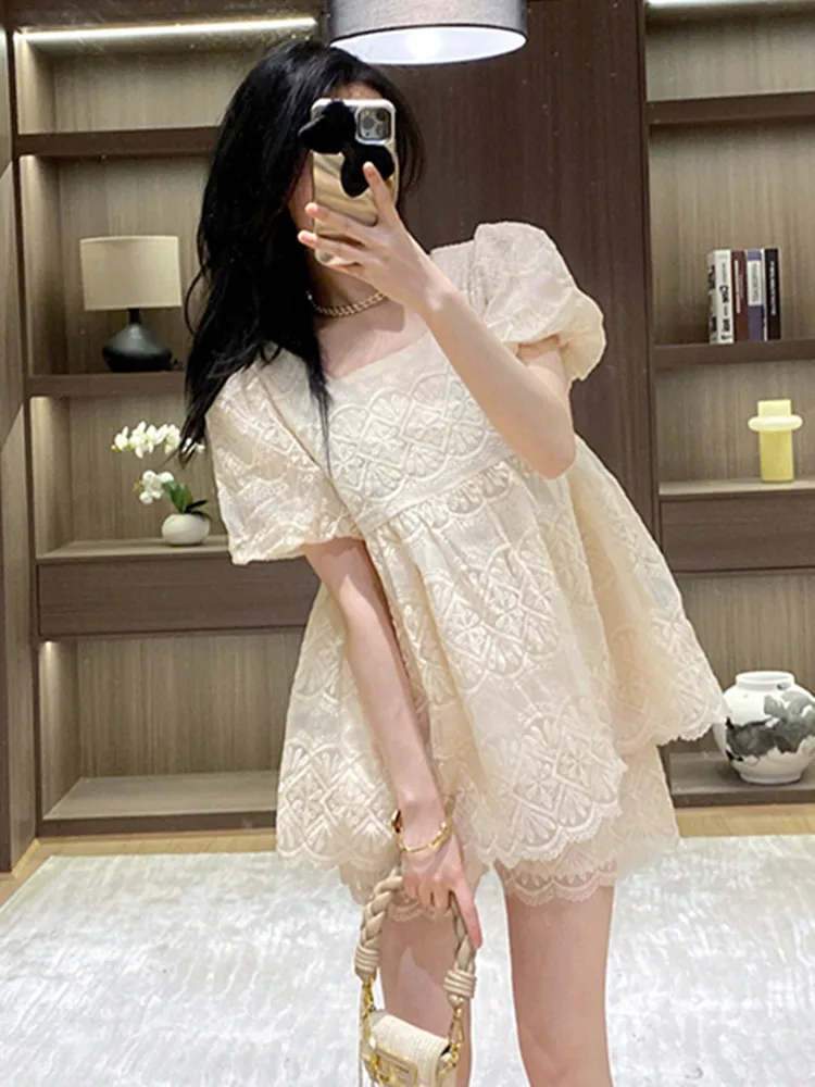 Summer Sweet Lace Embroidery 2 Pieces Set Women Squared Collar Puff Sleeve Blouse Tops + High Waist Pocket Shorts Suits Female
Summer Sweet Lace Embroidery 2 Pieces Set Women Squared Collar Puff Sleeve Blouse Tops + High Waist Pocket Shorts Suits Female