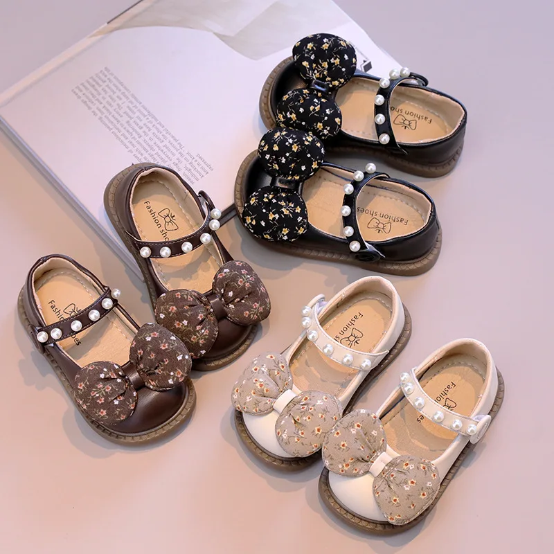 Children's Leather Shoes 2025 Spring Fashion Pearl Bow Girls' Princess Shoes Soft Soled Anti Slip Baby Kid's Casual Shoes
Children's Leather Shoes 2025 Spring Fashion Pearl Bow Girls' Princess Shoes Soft Soled Anti Slip Baby Kid's Casual Shoes