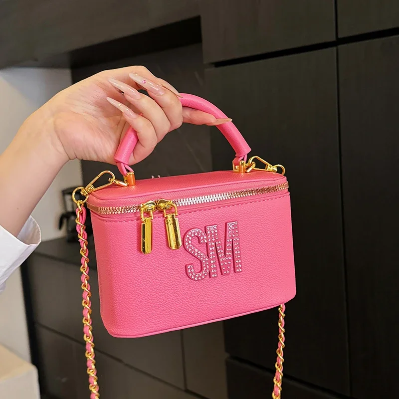 Famous Designer Luxury Women's Messenger Bag Leather Classic Elegant Shoulder Bag Crossbody Bag
Famous Designer Luxury Women's Messenger Bag Leather Classic Elegant Shoulder Bag Crossbody Bag