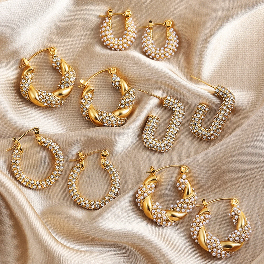 Summer New Punk Pearl Geometrice Twist Huggie Hoop Earrings Women Shiny Rhinestone CZ Chunky Ear Buckle Retro Aesthetics Jewelry
Summer New Punk Pearl Geometrice Twist Huggie Hoop Earrings Women Shiny Rhinestone CZ Chunky Ear Buckle Retro Aesthetics Jewelry