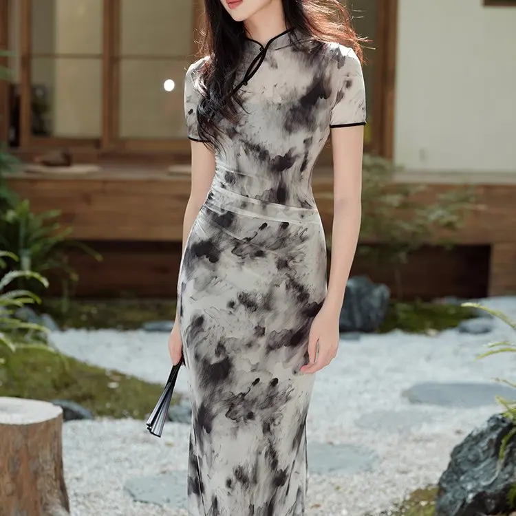 Qingyi Original Night Garden New Chinese Style Silk Dress Women's Summer Retro Oil Painting Print Qipao Skirt Short Sleeve Sl...
Qingyi Original Night Garden New Chinese Style Silk Dress Women's Summer Retro Oil Painting Print Qipao Skirt Short Sleeve Sl...