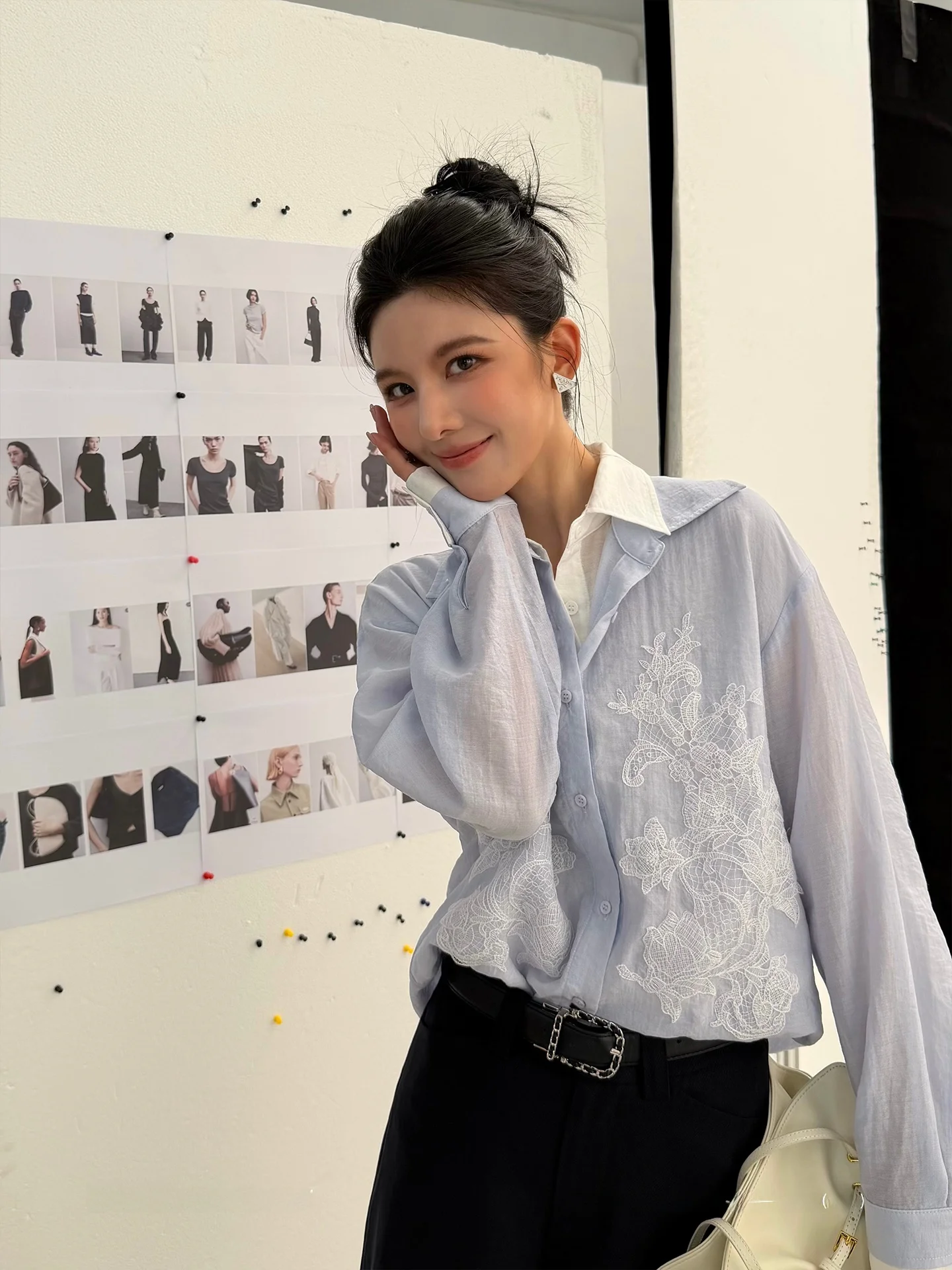 Blue Hand-Embroidered Loose Women's Shirt Qiang Wenhua Nanzhi Unique Stylish Commute Top Fake Two-Piece Korean Style Long Sleeve
Blue Hand-Embroidered Loose Women's Shirt Qiang Wenhua Nanzhi Unique Stylish Commute Top Fake Two-Piece Korean Style Long Sleeve