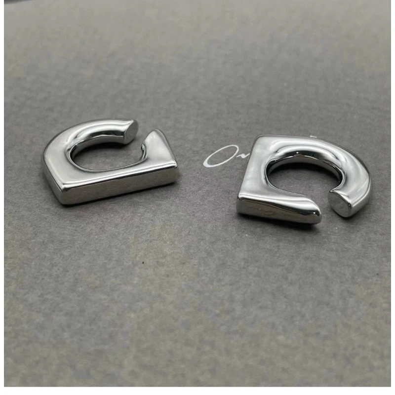 High Street модные универсальные манжеты для ушей без пирсинга для мужчин и женщин, повседневные манжеты для ушей, аксессуары для одежды
High Street модные универсальные манжеты для ушей без пирсинга для мужчин и женщин, повседневные манжеты для ушей, аксессуары для одежды