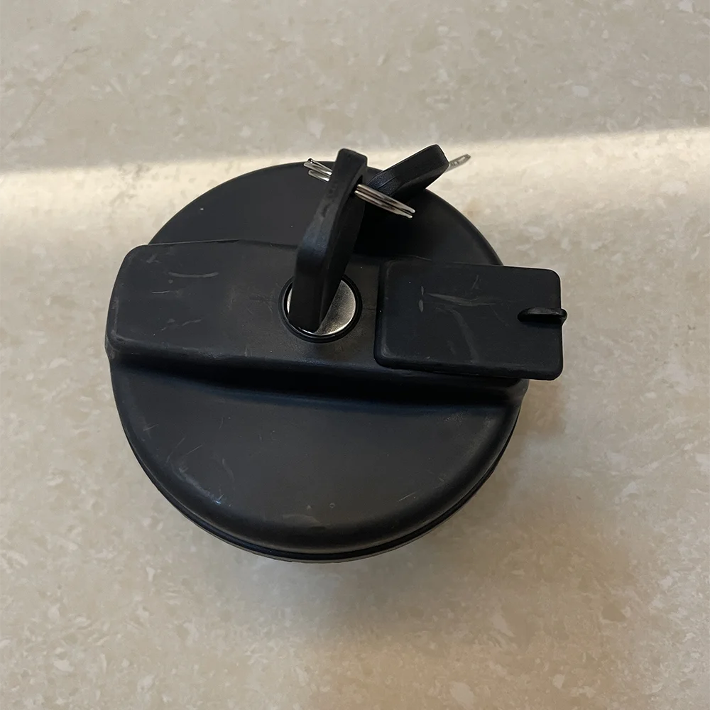 TS06501040014 Tank Fuel Cap With Keys Cover Gas Cap For Replacement Parts for LOVOL OuBao Series Tractors Models 1504 1604
TS06501040014 Tank Fuel Cap With Keys Cover Gas Cap For Replacement Parts for LOVOL OuBao Series Tractors Models 1504 1604