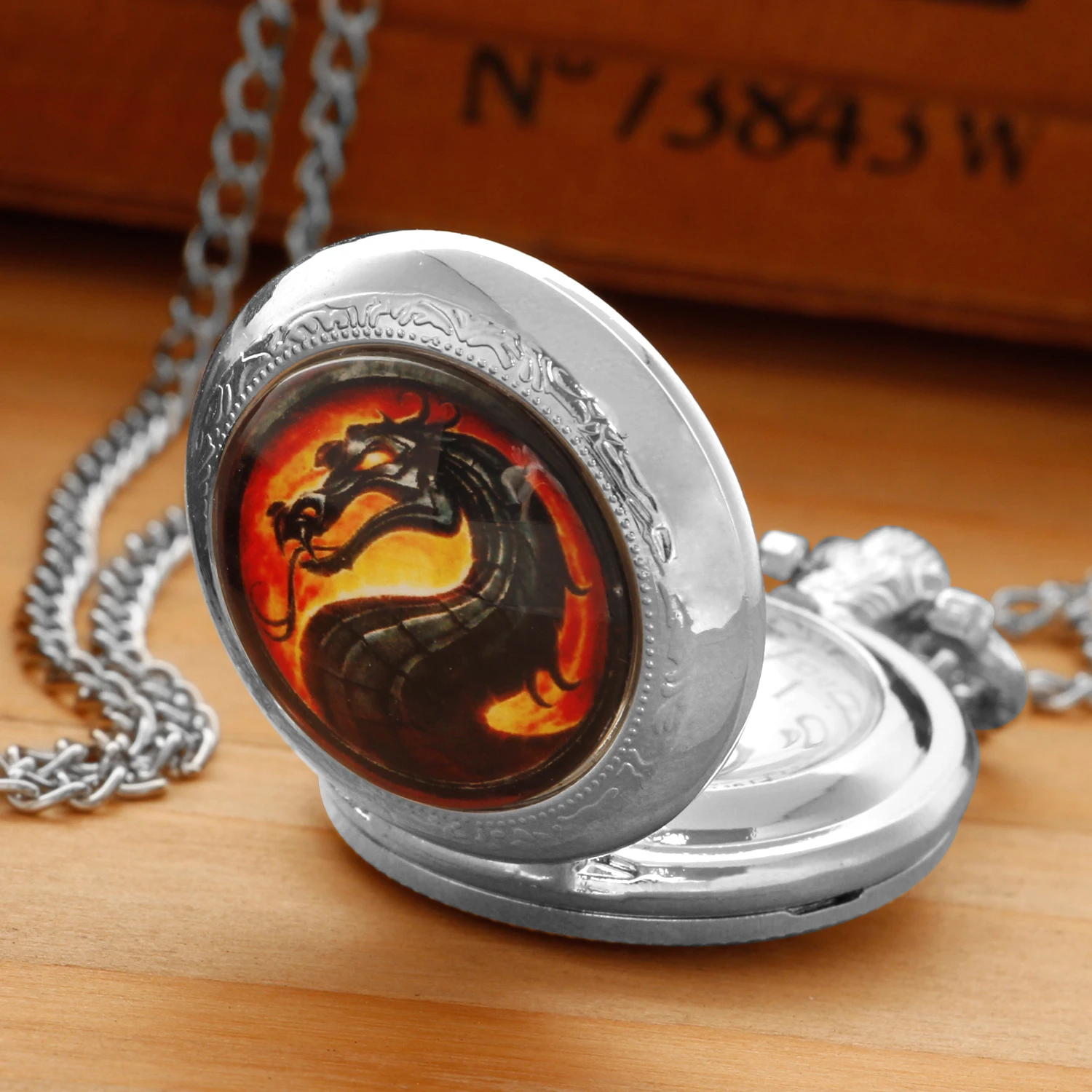 Personalised Fashion Silver Stainless Steel Dragon Glass Dome Quartz Pocket Watch Necklace Women Jewelry Pendant Chain
Personalised Fashion Silver Stainless Steel Dragon Glass Dome Quartz Pocket Watch Necklace Women Jewelry Pendant Chain