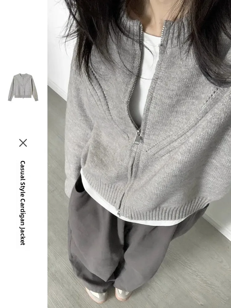 Grey Soft Cozy Knitted Sweater Jacket Women's Loose Zipper Long Sleeve Short Top for Autumn 2024 New Arrival Commute Style
Grey Soft Cozy Knitted Sweater Jacket Women's Loose Zipper Long Sleeve Short Top for Autumn 2024 New Arrival Commute Style