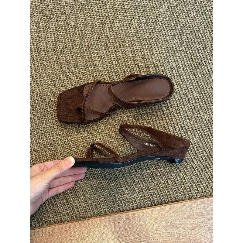 Summer Vintage Square Head Outdoor Wearable Slip-On Sandals Simple Casual Toe-Post Single Strap Women's Sandals
Summer Vintage Square Head Outdoor Wearable Slip-On Sandals Simple Casual Toe-Post Single Strap Women's Sandals