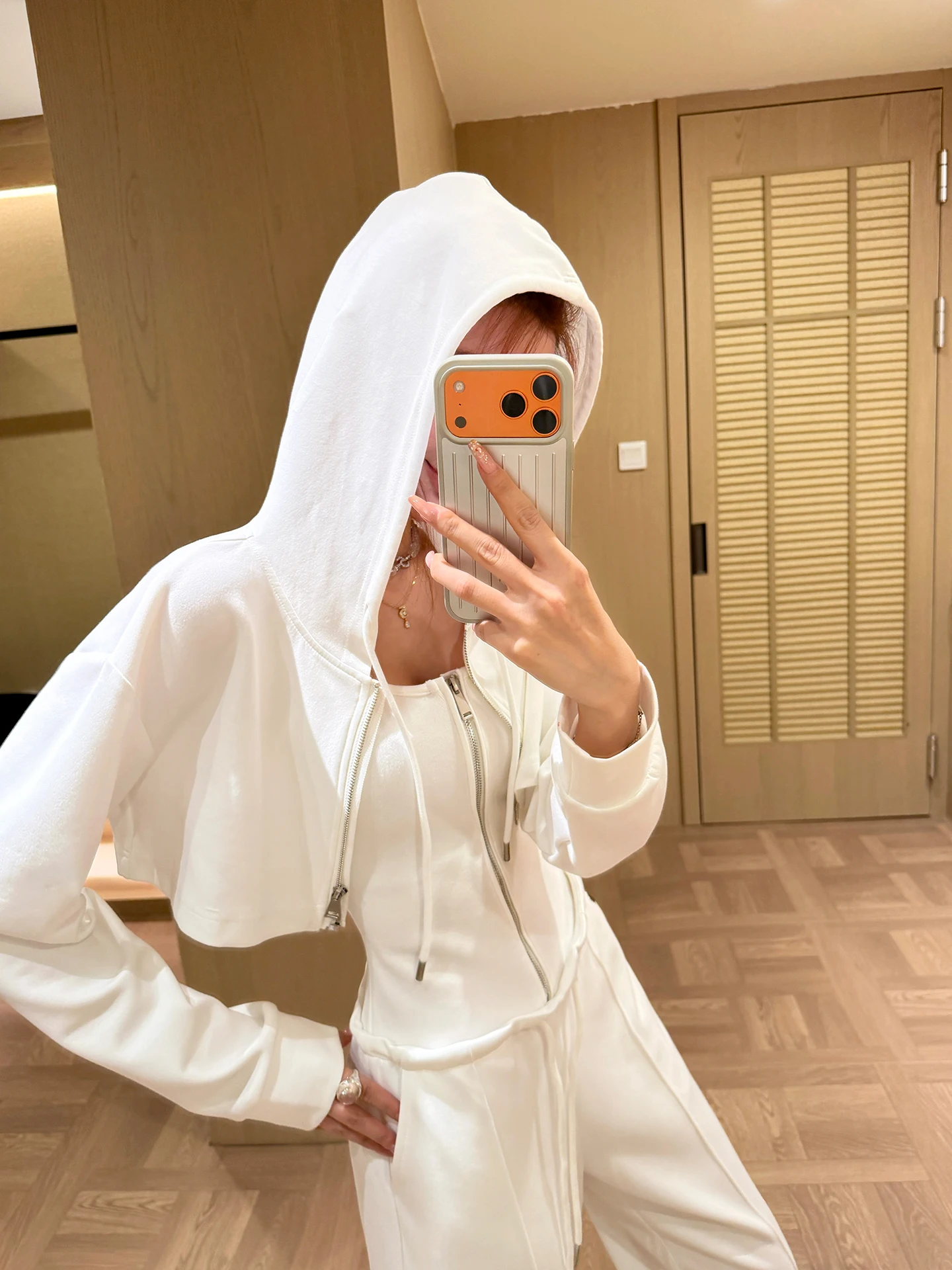 Женская укороченная куртка Lililiwj из 50% хлопка с длинными рукавами, повседневная, приталенная, модная, на раннюю весну, с капюшоном, прямым подолом, на молнии
Женская укороченная куртка Lililiwj из 50% хлопка с длинными рукавами, повседневная, приталенная, модная, на раннюю весну, с капюшоном, прямым подолом, на молнии