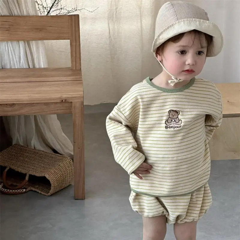 2025 Spring New Baby Long Sleeve Clothes Set Infant Girl Cute Bear Tops + Shorts 2pcs Suit Toddler Boy Striped Casual Outfits
2025 Spring New Baby Long Sleeve Clothes Set Infant Girl Cute Bear Tops + Shorts 2pcs Suit Toddler Boy Striped Casual Outfits