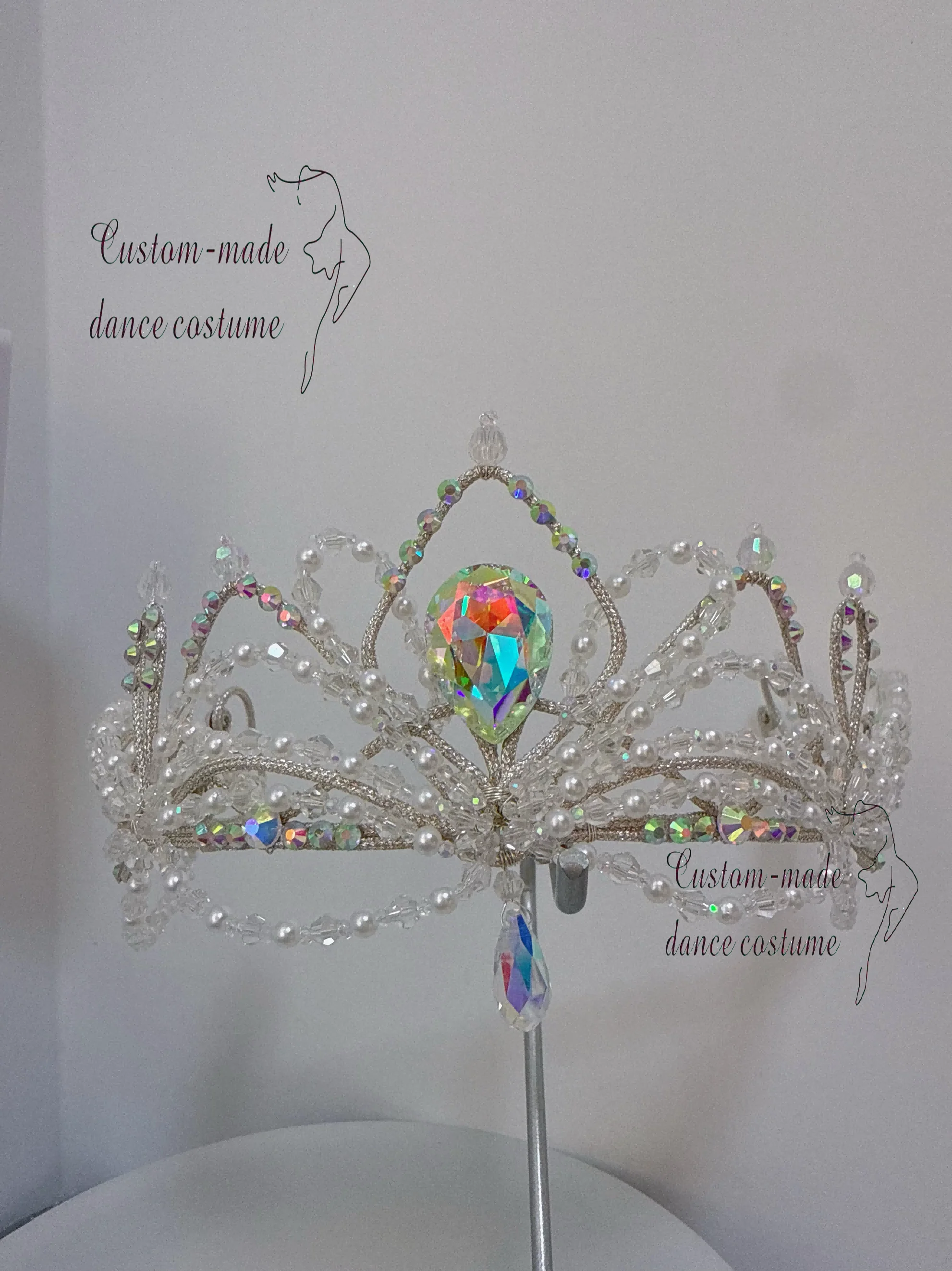 Ballet Crown Ocean and Pearl Performance Headpiece, Imported Rope Design, Versatile Silver Fairy Sleeping Beauty Style
Ballet Crown Ocean and Pearl Performance Headpiece, Imported Rope Design, Versatile Silver Fairy Sleeping Beauty Style