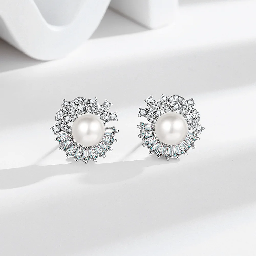 High-end Light Luxury Pearl Stud Earrings, Fan-shaped Zircon Halo Design Silver Earrings, Wedding Bridesmaid Jewelry
High-end Light Luxury Pearl Stud Earrings, Fan-shaped Zircon Halo Design Silver Earrings, Wedding Bridesmaid Jewelry