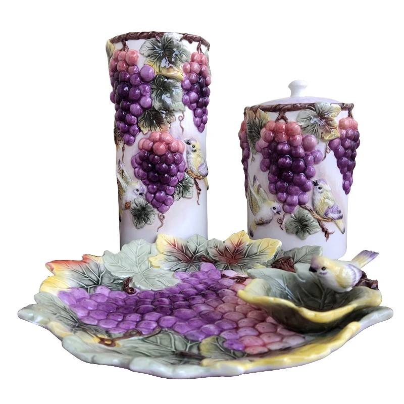 Pure hand-painted underglaze ceramic grape large vase European household flower arrangement
Pure hand-painted underglaze ceramic grape large vase European household flower arrangement