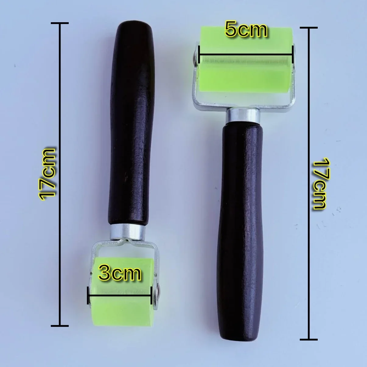 Silicone Roller For Making Keratin Flat Tips Hair Extensions And Applying Glue For Tape Hair Extensions
Silicone Roller For Making Keratin Flat Tips Hair Extensions And Applying Glue For Tape Hair Extensions