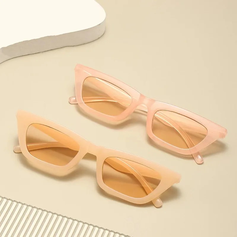 2025 Cat Eye Sunglasses Women, Retro UV400 Oval Frame Fashion Polarized Glasses for Street Style Driving
2025 Cat Eye Sunglasses Women, Retro UV400 Oval Frame Fashion Polarized Glasses for Street Style Driving