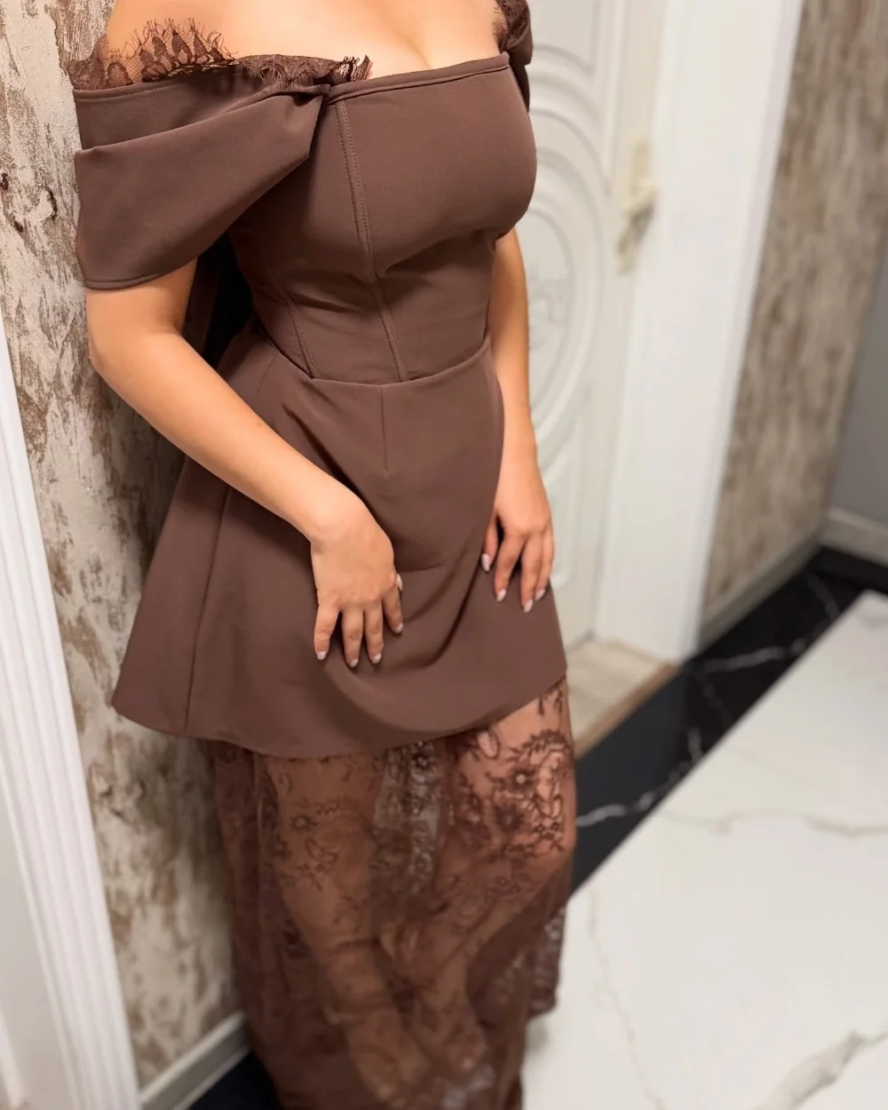 Customized Modern Style Jersey Embroidery Pleat A-line Off-the-shoulder Long Dresses Bespoke Occasion Dresses Elegant Fashion
Customized Modern Style Jersey Embroidery Pleat A-line Off-the-shoulder Long Dresses Bespoke Occasion Dresses Elegant Fashion