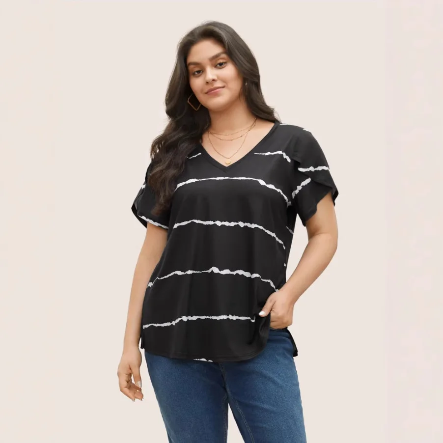 2025 Summer New Women's Large Striped Lotus Leaf Sleeve V-neck Casual Comfortable Fresh Sweet Short Sleeve T-shirt
2025 Summer New Women's Large Striped Lotus Leaf Sleeve V-neck Casual Comfortable Fresh Sweet Short Sleeve T-shirt