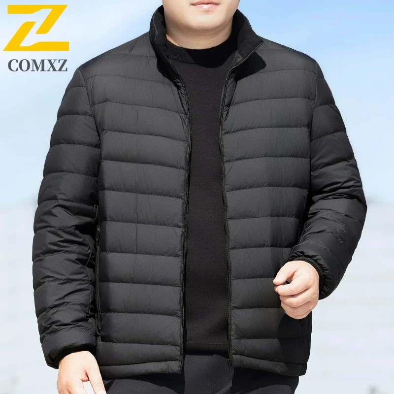 COMXZ Зимний легкий пуховик с воротником-стойкой Холодостойкая и теплая куртка Повседневный топ Свободное мужское пальто с воротником-стойкой большого размера
COMXZ Зимний легкий пуховик с воротником-стойкой Холодостойкая и теплая куртка Повседневный топ Свободное мужское пальто с воротником-стойкой большого размера