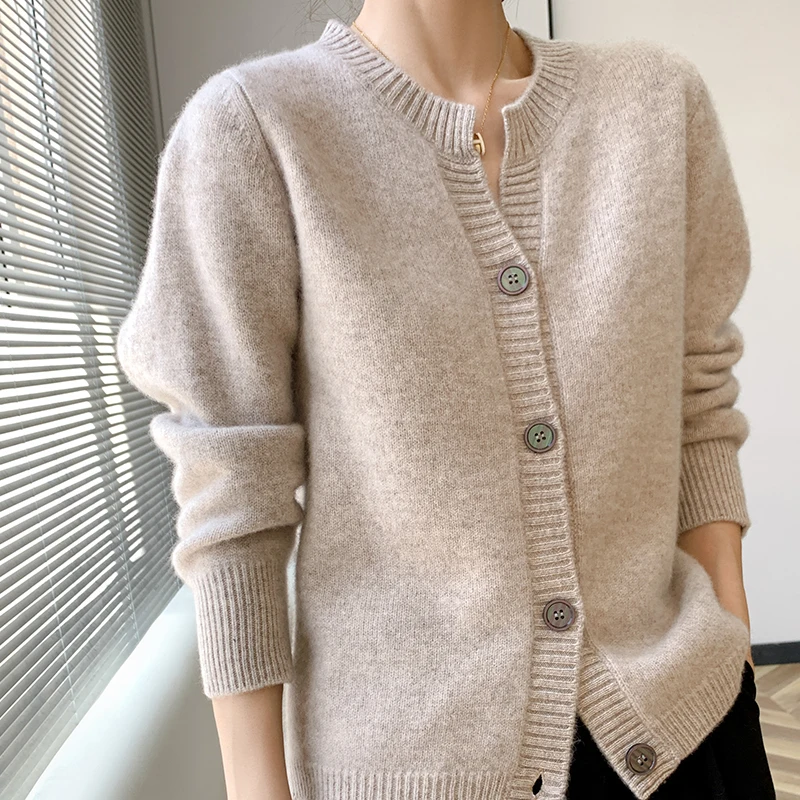 Seven-stitch padded women's casual 100% Australian wool cardigan round neck knitted women's coat autumn and winter retro sweater
Seven-stitch padded women's casual 100% Australian wool cardigan round neck knitted women's coat autumn and winter retro sweater
