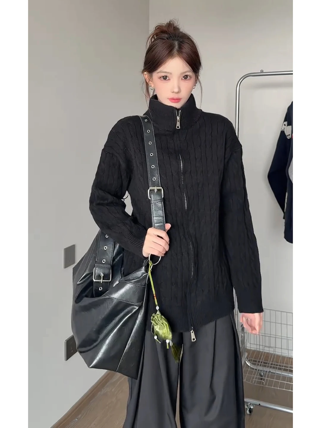 Bla Knitted Sweater Cardigan Men's Loose Heavyweight Stand Collar Emed Knitwear Autumn Winter American Preppy Sle
Bla Knitted Sweater Cardigan Men's Loose Heavyweight Stand Collar Emed Knitwear Autumn Winter American Preppy Sle