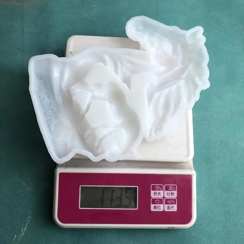 G92D Hollow Horse Sculptures Mould Easy to Demould Silicone Mold Horse Statues Ornament Making Mould for DIY Enthusiasts
G92D Hollow Horse Sculptures Mould Easy to Demould Silicone Mold Horse Statues Ornament Making Mould for DIY Enthusiasts