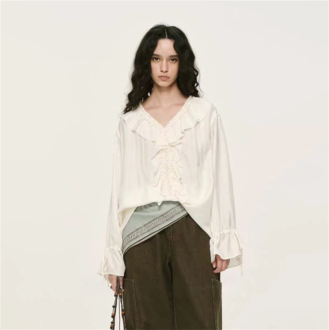 Romantic Cay Shirt New Premium Red Brand Handbag Spring 2026 Lace Trim Drifting French Style Loose Fit Long Sleeve V Neck
Romantic Cay Shirt New Premium Red Brand Handbag Spring 2026 Lace Trim Drifting French Style Loose Fit Long Sleeve V Neck