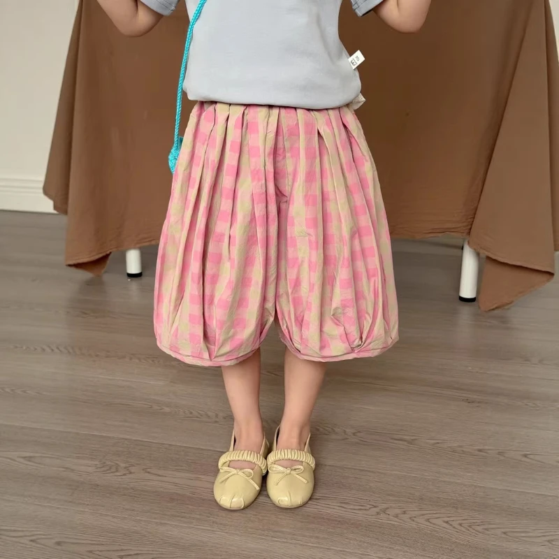 2026 Summer New Hot Selling Girls' Pink Cotton Grid Elastic Waist Loose Lantern Pants
2026 Summer New Hot Selling Girls' Pink Cotton Grid Elastic Waist Loose Lantern Pants