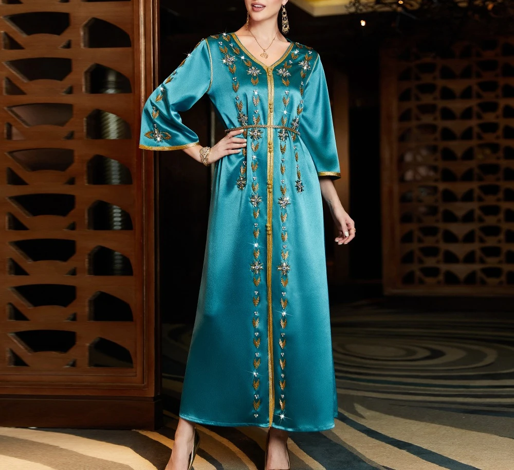 Heavy Handmade Phnom Penh V-neck Gold Diamond Robes Middle East Holiday Party Dress Abaya Dubai Abaya Dubai Hijab Dress
Heavy Handmade Phnom Penh V-neck Gold Diamond Robes Middle East Holiday Party Dress Abaya Dubai Abaya Dubai Hijab Dress