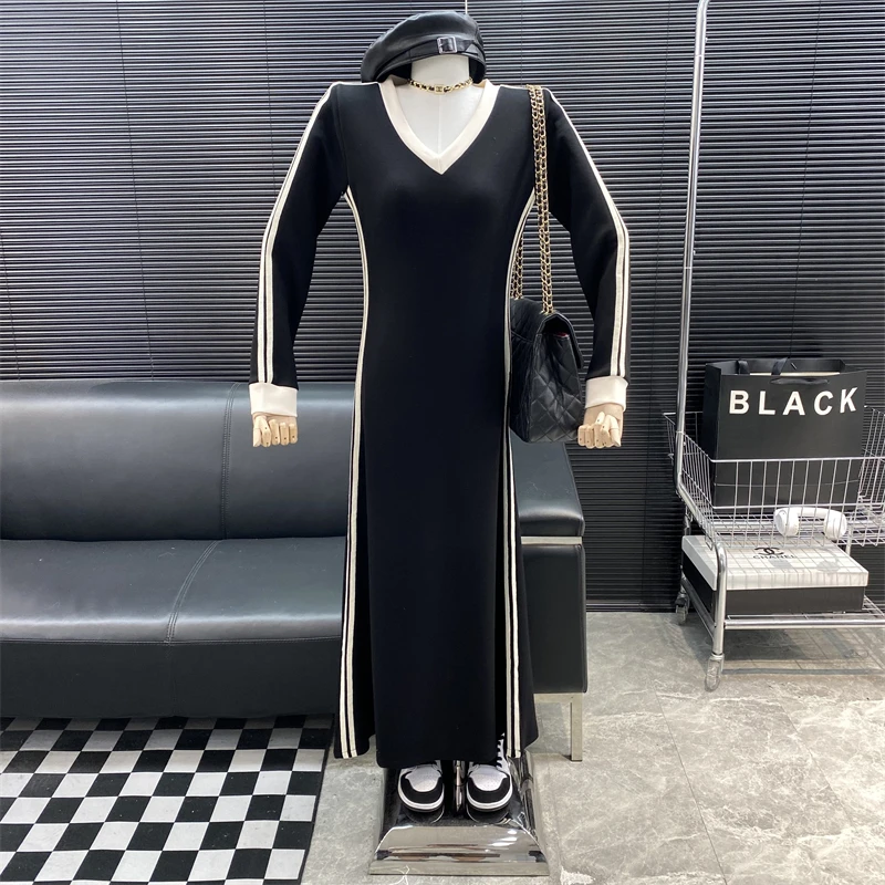 2022 New fashion style Famous brand Slim dress autumn casual Color contrast V-neck Waist retraction Long dress
2022 New fashion style Famous brand Slim dress autumn casual Color contrast V-neck Waist retraction Long dress