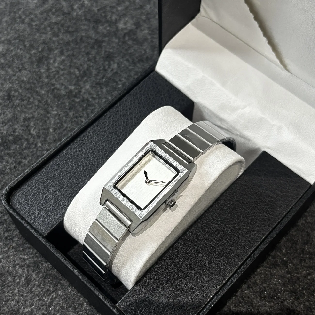 Ladies Simple Watch Fashion Rectangle Silvery Quartz Watches Luxury Stainless Steel Waterproof Women's Clock Gift Wristwatch
Ladies Simple Watch Fashion Rectangle Silvery Quartz Watches Luxury Stainless Steel Waterproof Women's Clock Gift Wristwatch