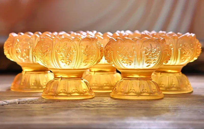 Glazed lotus butter lamp base household windproof
Glazed lotus butter lamp base household windproof