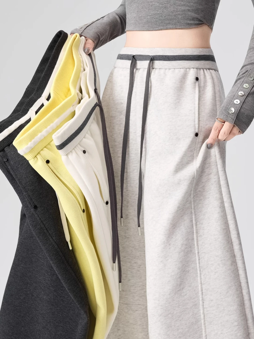 American Sle High Waist Wide Leg Pants Women's Spring Autumn Loose Straight Cut Trousers Comfortable Elastic Sports Trousers
American Sle High Waist Wide Leg Pants Women's Spring Autumn Loose Straight Cut Trousers Comfortable Elastic Sports Trousers