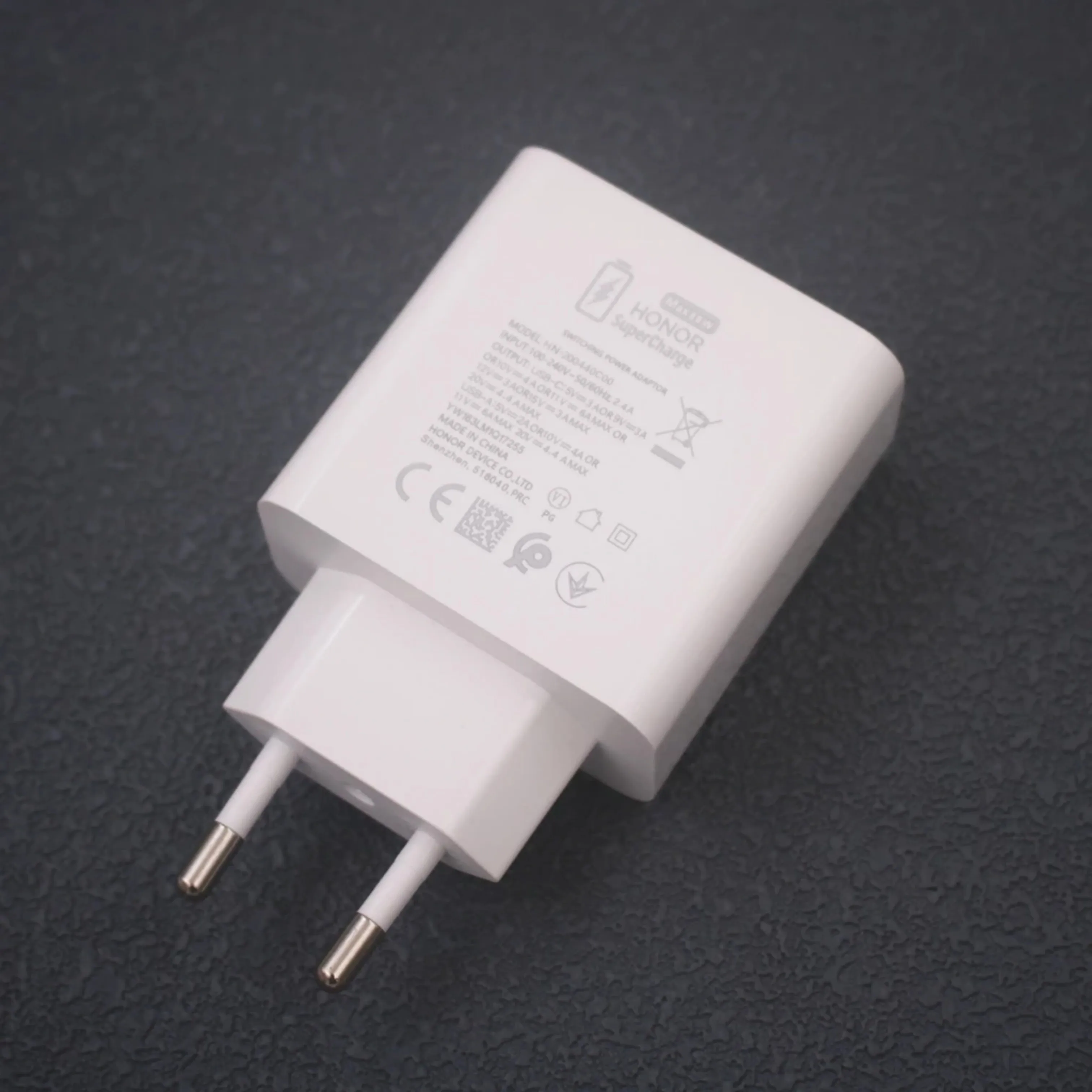 Суперзарядное устройство для Honor 88 Вт, USB A/USB C, двухпортовый адаптер питания для быстрой зарядки для Honor Magic 6 5 4 V2 V3 Pro X60 X70 G
Суперзарядное устройство для Honor 88 Вт, USB A/USB C, двухпортовый адаптер питания для быстрой зарядки для Honor Magic 6 5 4 V2 V3 Pro X60 X70 G