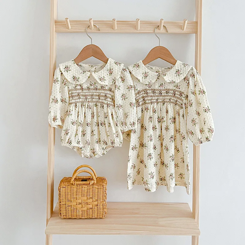 Girls' Autumn Outfit Ruffled Collar Gathered Pastoral Retro Floral Dress Girls' Spring and Autumn Floral Baby Romper Jumpsuit
Girls' Autumn Outfit Ruffled Collar Gathered Pastoral Retro Floral Dress Girls' Spring and Autumn Floral Baby Romper Jumpsuit