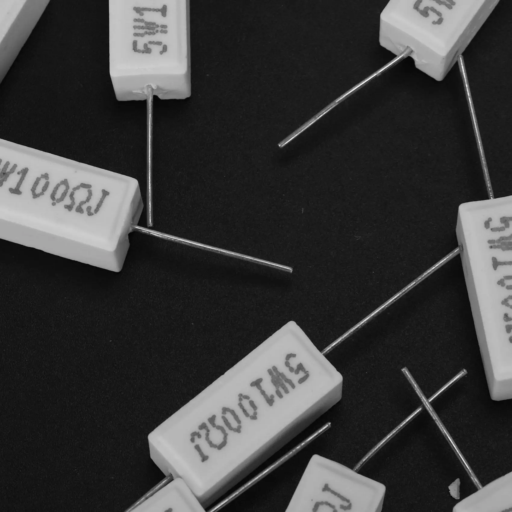 A72Z 30X цементные резисторы с проволочной обмоткой, 100 Ом, 5 Вт, 5 %
A72Z 30X цементные резисторы с проволочной обмоткой, 100 Ом, 5 Вт, 5 %