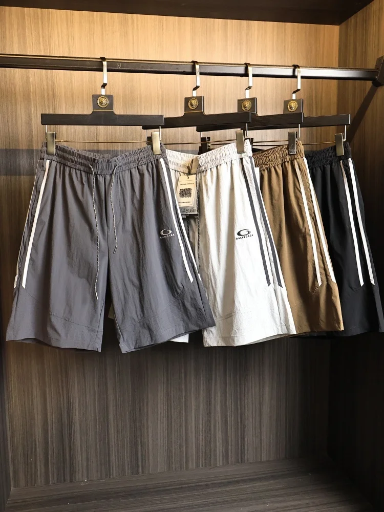 Quick Dry Lightweight Breathable Summer Men's Outdoor Sports Casual Shorts Fashionable Urban Style Straight Leg Elastic Waist
Quick Dry Lightweight Breathable Summer Men's Outdoor Sports Casual Shorts Fashionable Urban Style Straight Leg Elastic Waist