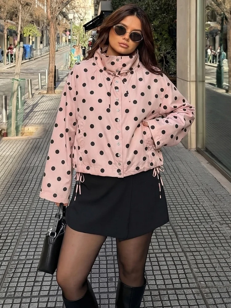 HH Casual Women Pink Polka Dot Jacket 2026 Spring Fashion Long Sleeve Front Buttons Stand Loose Windbreak Coat Female Outerwear
HH Casual Women Pink Polka Dot Jacket 2026 Spring Fashion Long Sleeve Front Buttons Stand Loose Windbreak Coat Female Outerwear