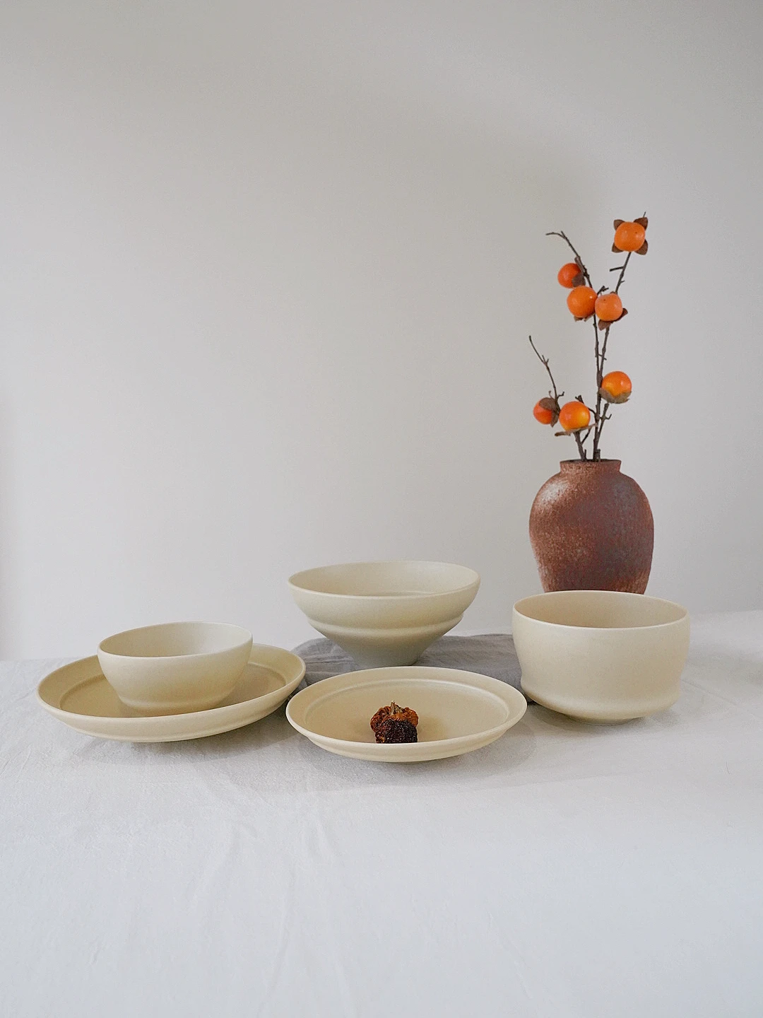 Матовая маленькая чаша из цзиндэчжэньской керамики, желтая, простой дизайн, термостойкая, для супа, риса, салата
Матовая маленькая чаша из цзиндэчжэньской керамики, желтая, простой дизайн, термостойкая, для супа, риса, салата