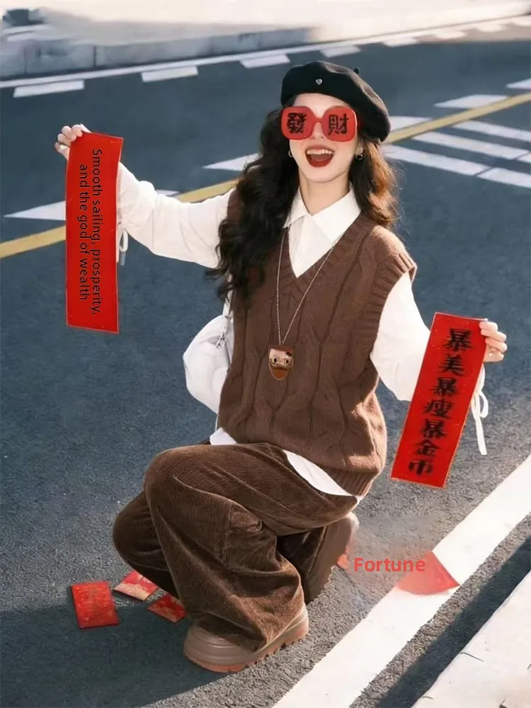 Korean Sle Knitted Vest irt Wide Leg Pants Tee Piece Set Women Winter mat Design Retro Faion Casual Wear
Korean Sle Knitted Vest irt Wide Leg Pants Tee Piece Set Women Winter mat Design Retro Faion Casual Wear