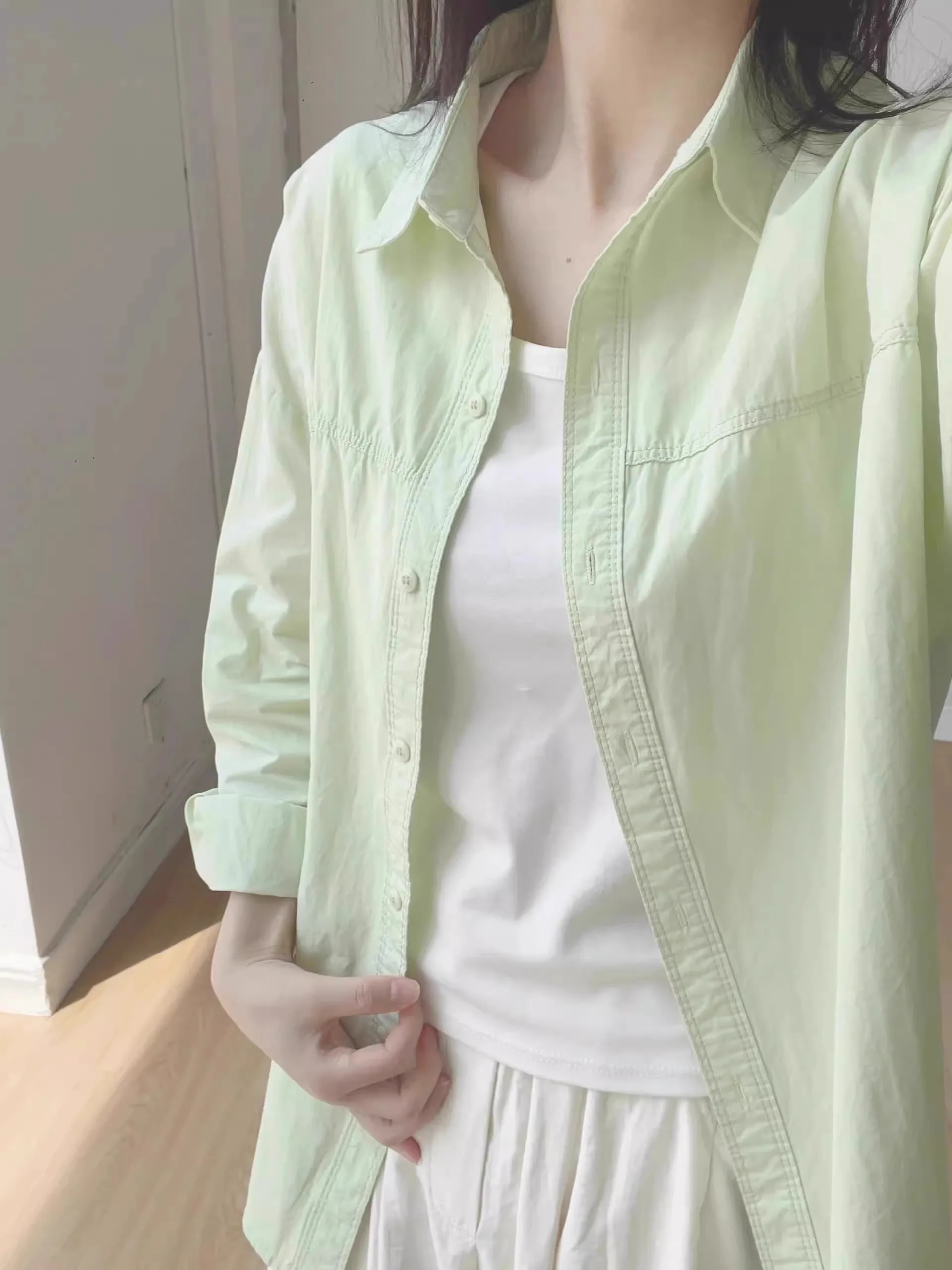 Рубашка в корейском стиле, однотонный топ, женский свободный крой с длинными рукавами и лацканами, однобортная модная блузка, внутренняя верхняя одежда
Рубашка в корейском стиле, однотонный топ, женский свободный крой с длинными рукавами и лацканами, однобортная модная блузка, внутренняя верхняя одежда