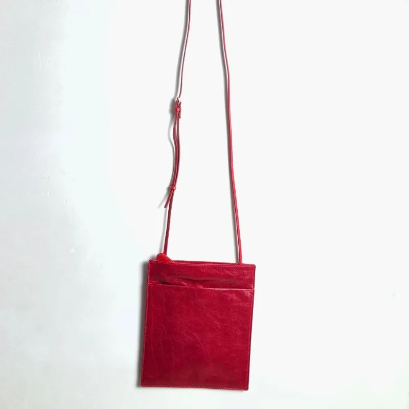 European and American Retro Genuine Leather Ladies Red Small Square Bag Messenger Bag
European and American Retro Genuine Leather Ladies Red Small Square Bag Messenger Bag