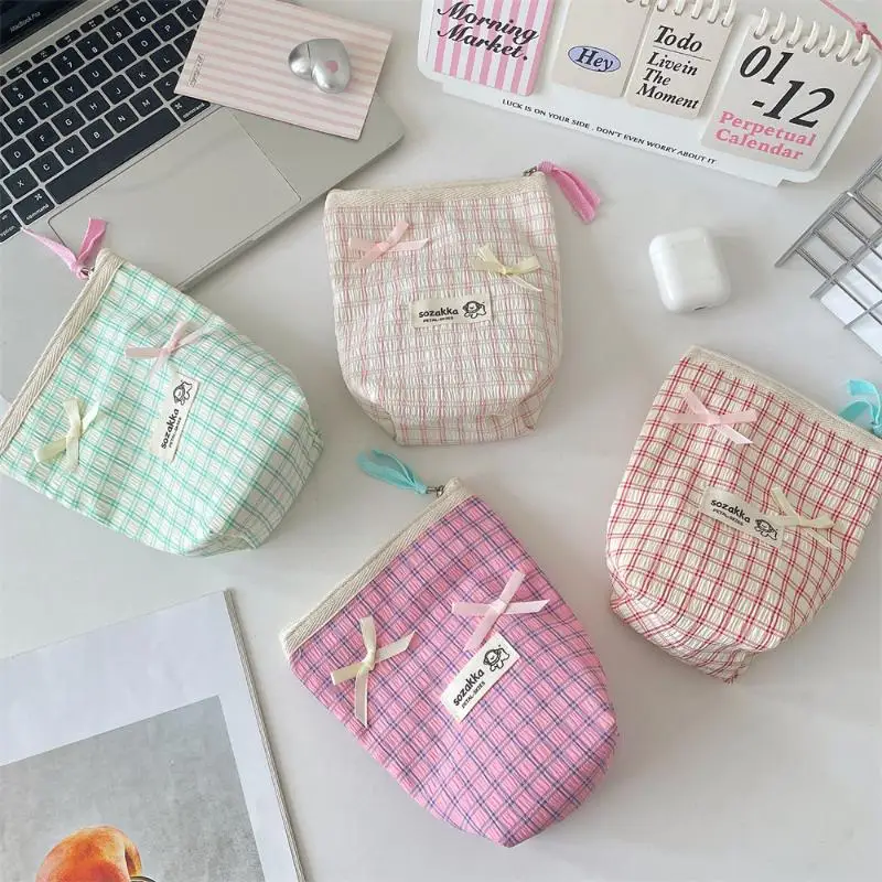 1 шт., сумка для хранения свежего клетчатого банта, косметичка для хранения лосьона, большая вместительная дорожная сумка для стирки, дорожная сумка для туалетных принадлежностей
1 шт., сумка для хранения свежего клетчатого банта, косметичка для хранения лосьона, большая вместительная дорожная сумка для стирки, дорожная сумка для туалетных принадлежностей