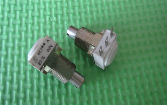 Imported United States 4.7K 20% Single Ceramic Potentiometer Handle Length 16MM 16*6mm Hole 10MM switch
Imported United States 4.7K 20% Single Ceramic Potentiometer Handle Length 16MM 16*6mm Hole 10MM switch