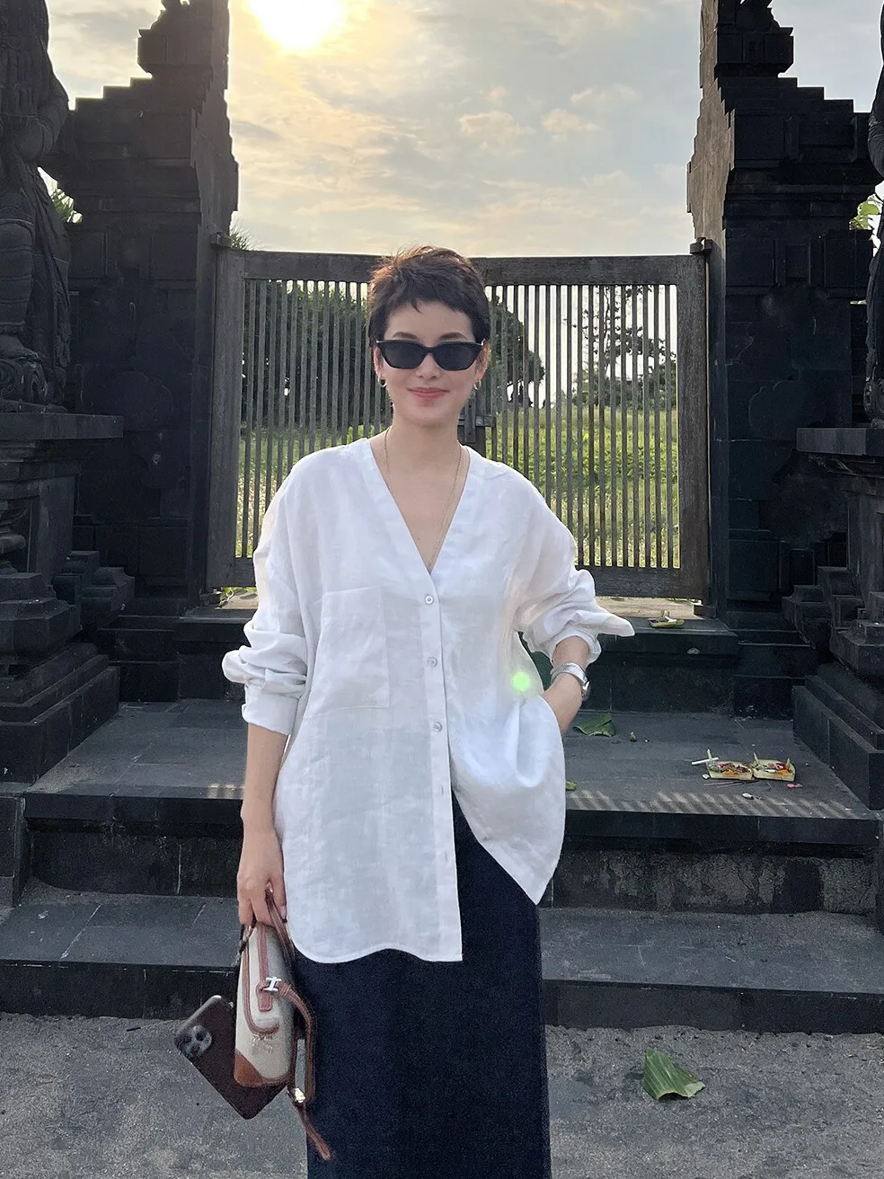 Легкая льняная рубашка MsDidion Berlin с V-образным вырезом, летняя, простая, солнцезащитная, свободного кроя, с длинным рукавом, для женщин
Легкая льняная рубашка MsDidion Berlin с V-образным вырезом, летняя, простая, солнцезащитная, свободного кроя, с длинным рукавом, для женщин