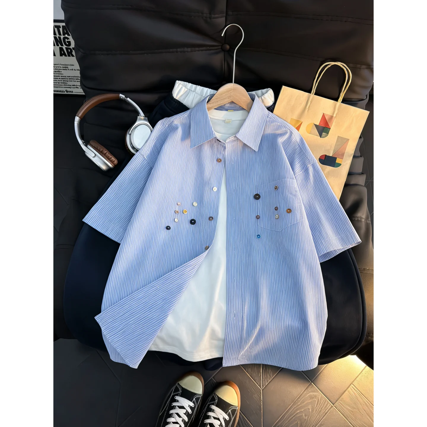 Loose Fit Blue Short Sleeve Casual Shirt for Men Button down Striped Versatile Cityboy Style Summer Fashion Youth Trend
Loose Fit Blue Short Sleeve Casual Shirt for Men Button down Striped Versatile Cityboy Style Summer Fashion Youth Trend