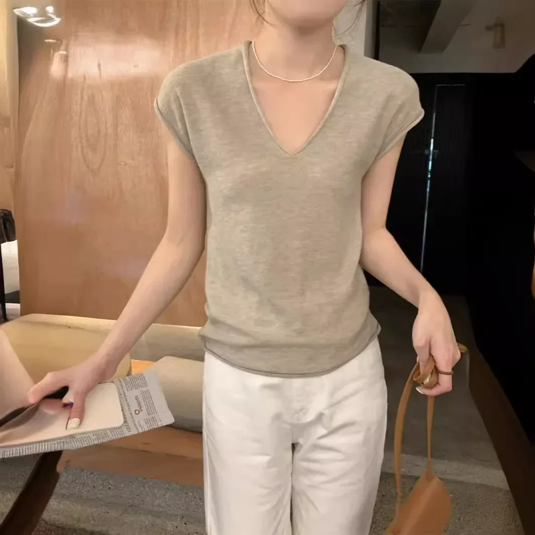 Curled V-neck Knitted T-shirt Women's Summer Casual Simple Pullover
Curled V-neck Knitted T-shirt Women's Summer Casual Simple Pullover