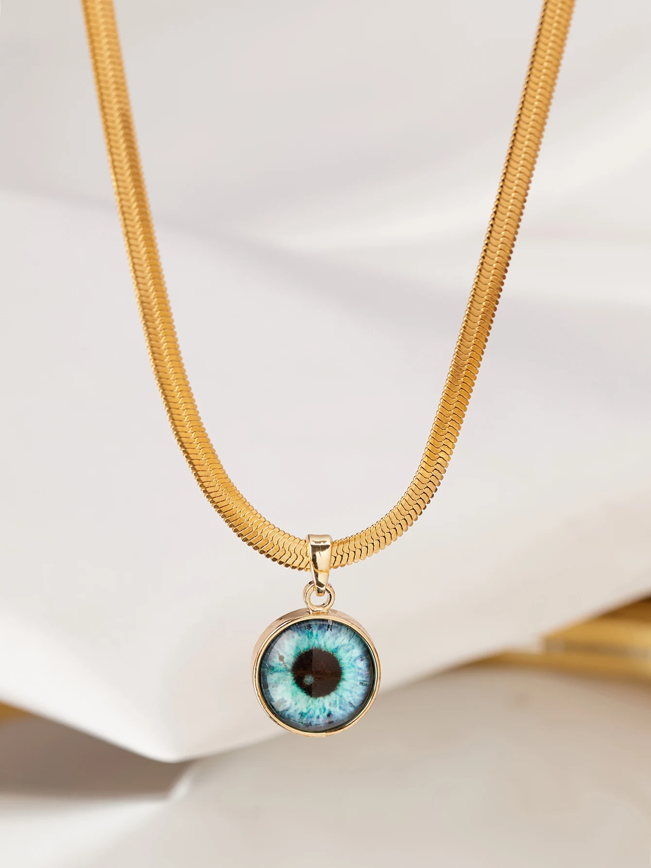 Personality Women Necklace Stainless Golden Blade Chain Devil Eye Pendant Party Trendy Hip Hop Fashion Versatile Single Necklace
Personality Women Necklace Stainless Golden Blade Chain Devil Eye Pendant Party Trendy Hip Hop Fashion Versatile Single Necklace