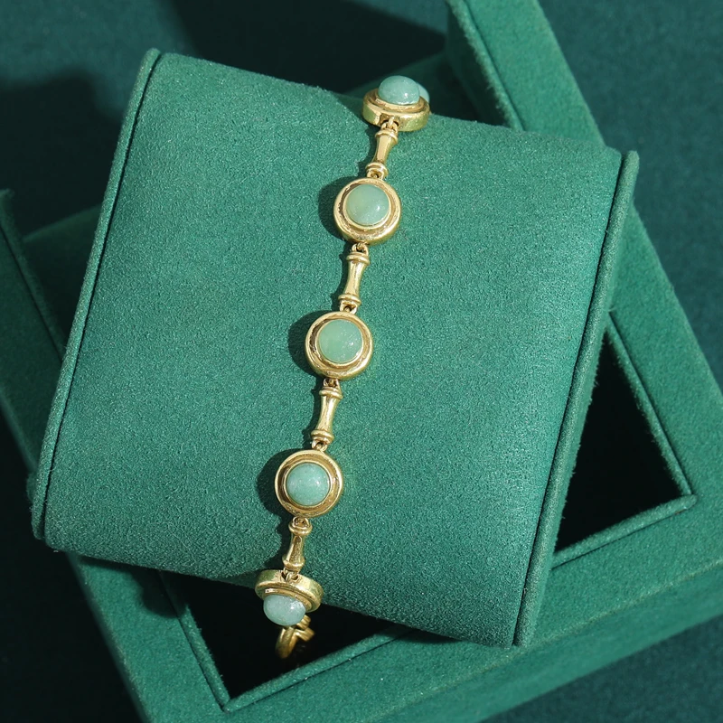 Vintage Round Imitated Jade Bracelets Gold Color Retro Women Quality Jewelry 2026 Antique Party Accessories New Trends
Vintage Round Imitated Jade Bracelets Gold Color Retro Women Quality Jewelry 2026 Antique Party Accessories New Trends